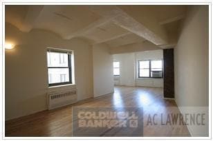 Building Photo - 277 W 10th St