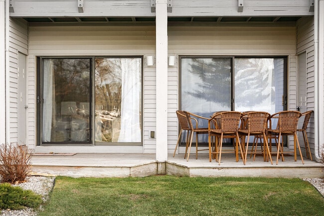 Foto del edificio - 5704 N Creeks Xing