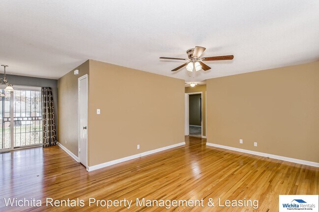 Building Photo - 3 br, 2 bath House - 822 S. Whittier St.