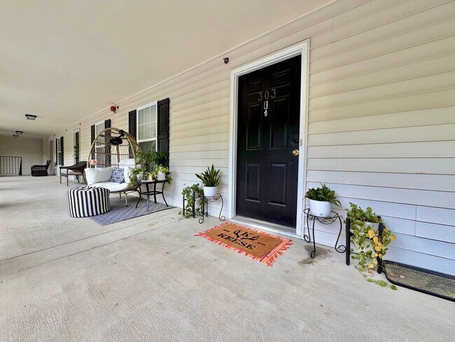 Foto del edificio - 3BR / 2BA Condo in Southwest Raleigh