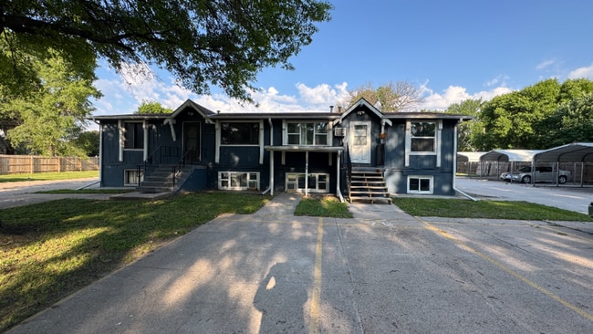 Building Photo - 511 N Platte Ave