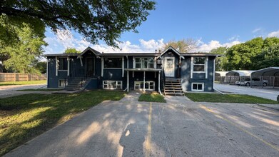 Building Photo - 511 N Platte Ave