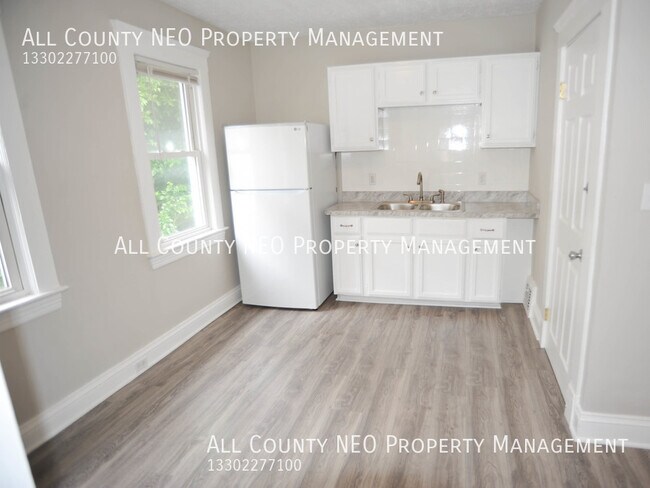 Building Photo - Newly remodeled 2 bedroom!