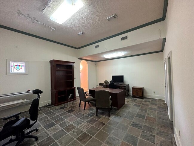 Foto del edificio - 30302 2nd St