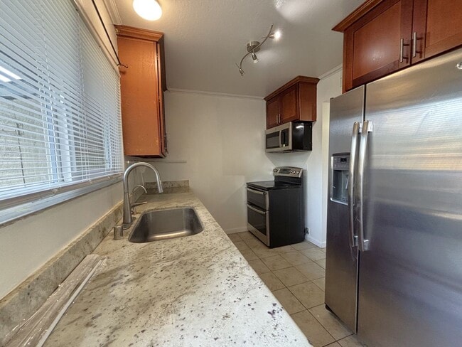 Building Photo - Charming 3-Bedroom, 2-Bath Townhome in Prime Fremont Location