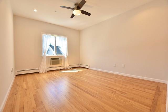 Building Photo - 244 Bowne St