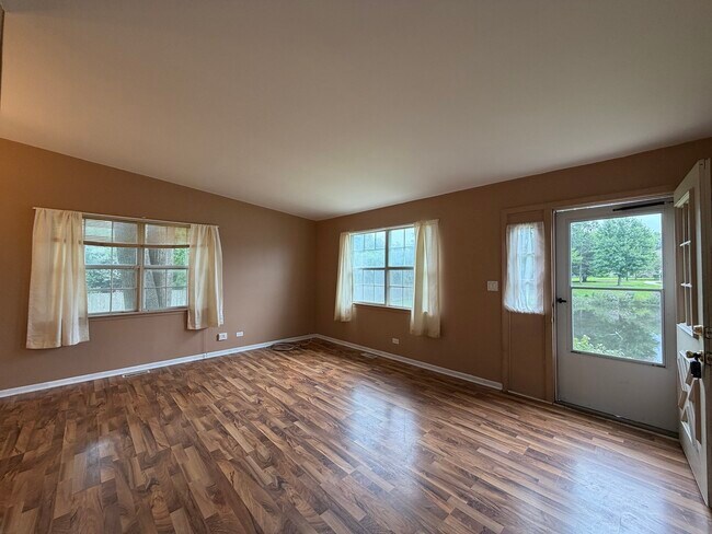 Foto del edificio - 301 Cherrywood Ct