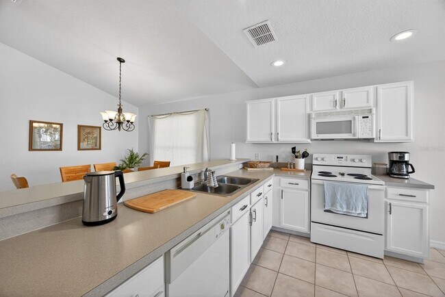 Foto del edificio - 355 High Point Dr