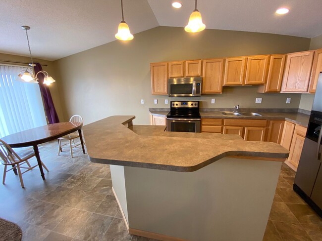Foto del edificio - 3 Bed 2 Bath Twin-Home