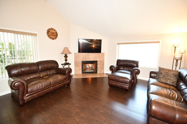 Foto del edificio - 730 255th St