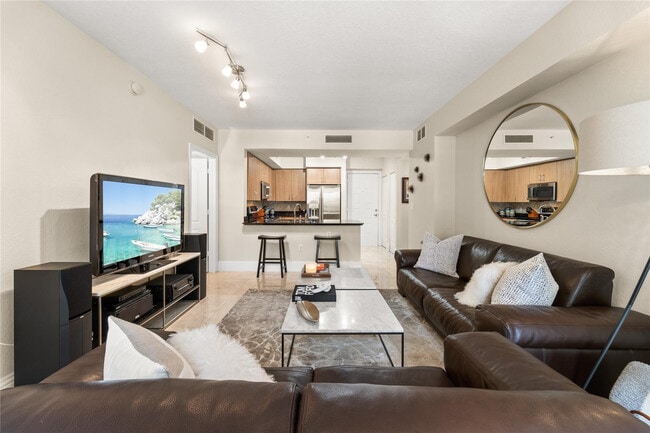 Foto del edificio - 1830 Radius Dr