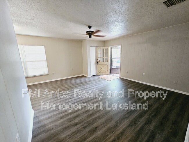 Building Photo - 3325 S Polk Ave