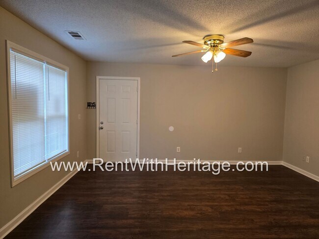 Building Photo - WOW! Fantastic 2 bd/ 2 bath Ranch Style Duplex  / Upgrades Galore / Great Location