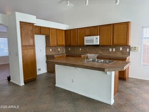 Building Photo - 1319 W Michelle Dr