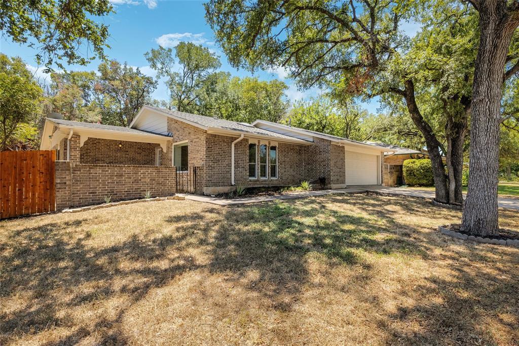 Foto principal - 2207 Forest Bend Dr