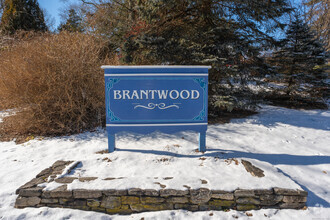 Building Photo - 19 Brantwood Dr