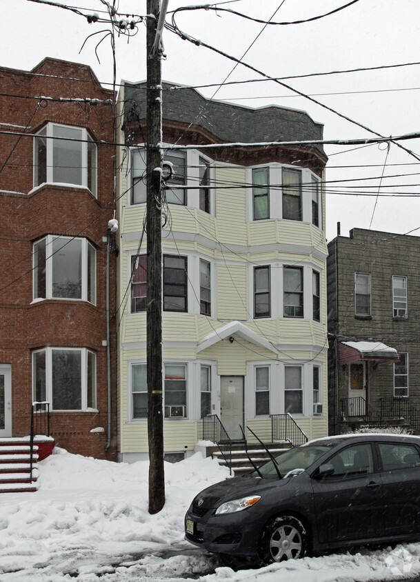 Primary Photo - 161 Congress St