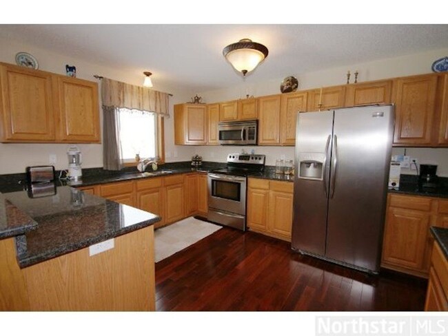 Building Photo - Fantastic Home * 4 bed/3 bath * 3 car gara...