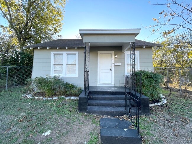 Building Photo - 2108 N 21st St