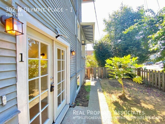 Foto del edificio - Charming Fourplex Apartment in Queen Anne!