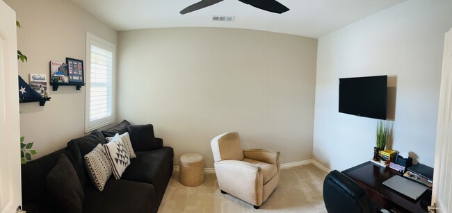 Foto del edificio - 45781 Ambara Ct