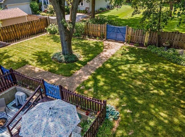 Foto del edificio - 80 S Williams St