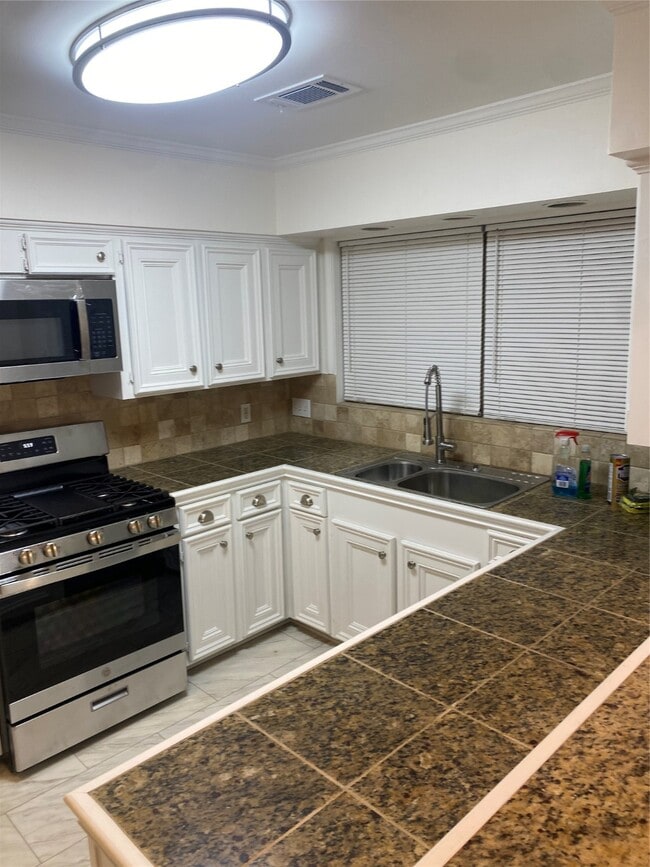 Building Photo - 4329 Kinglet St