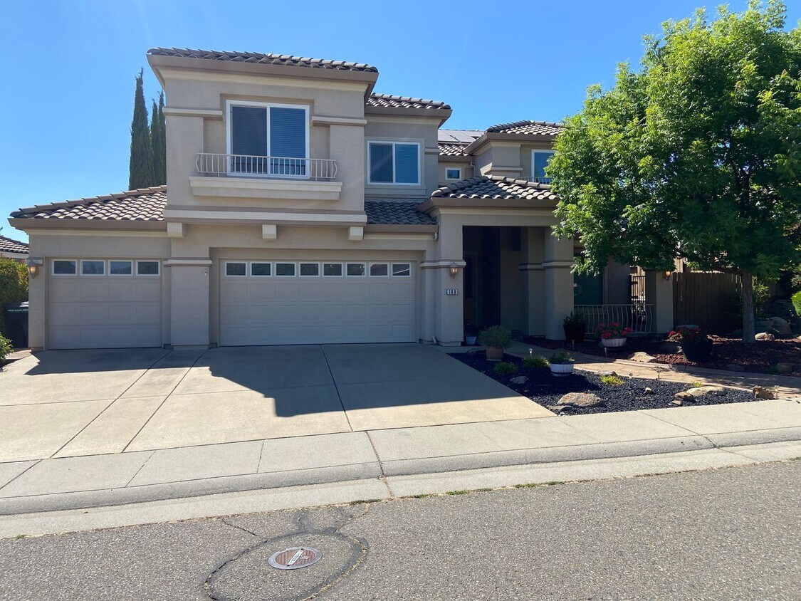 Primary Photo - Broadstone Solar Home - 5 Bdrms, 4 Baths