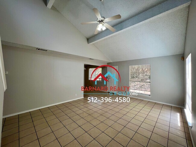 Foto del edificio - Available July 25: Spacious 3 Bedroom, 2.5 Bath Duplex with Garage