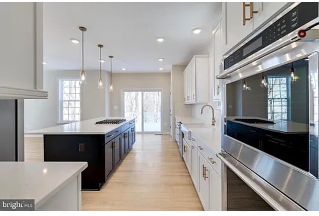 Building Photo - 10810 Meridian Hill Way