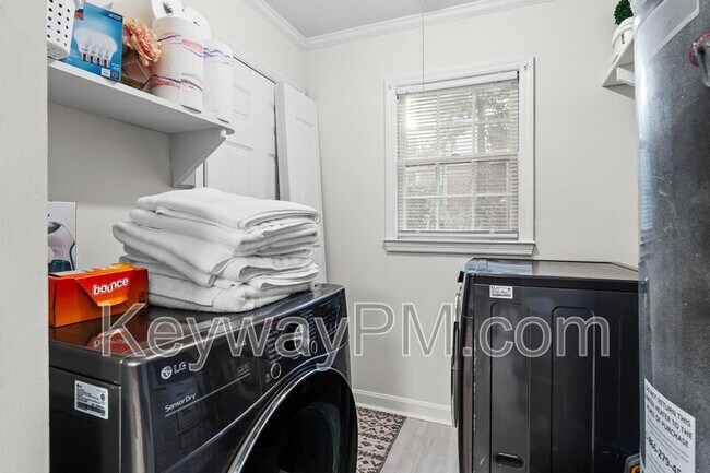 Foto del edificio - 2438 Apricot Ln