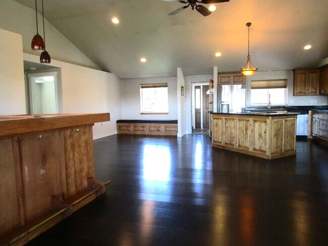 Building Photo - Limited-Time Offer: 1/2 Off First Month's ...