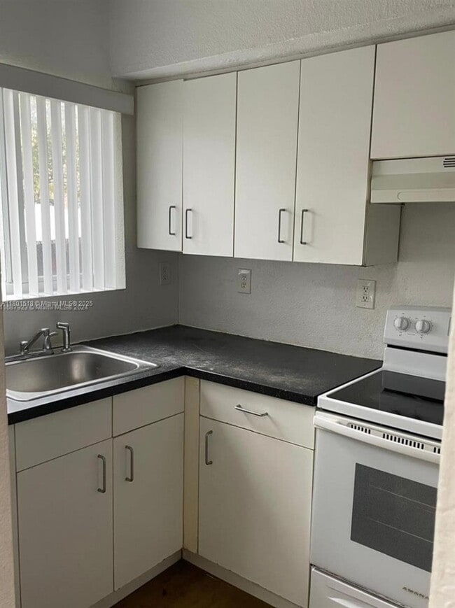 Foto del edificio - 307 NW 84th St