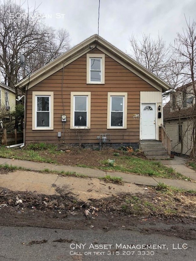 Foto del edificio - 5 bedroom in Syracuse NY 13208
