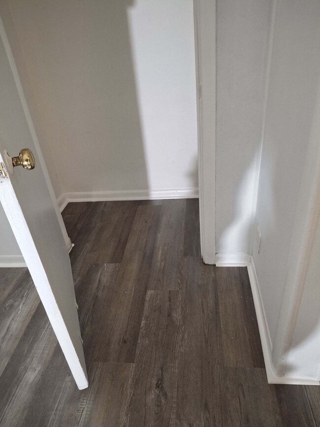 Building Photo - 24 Elliott St