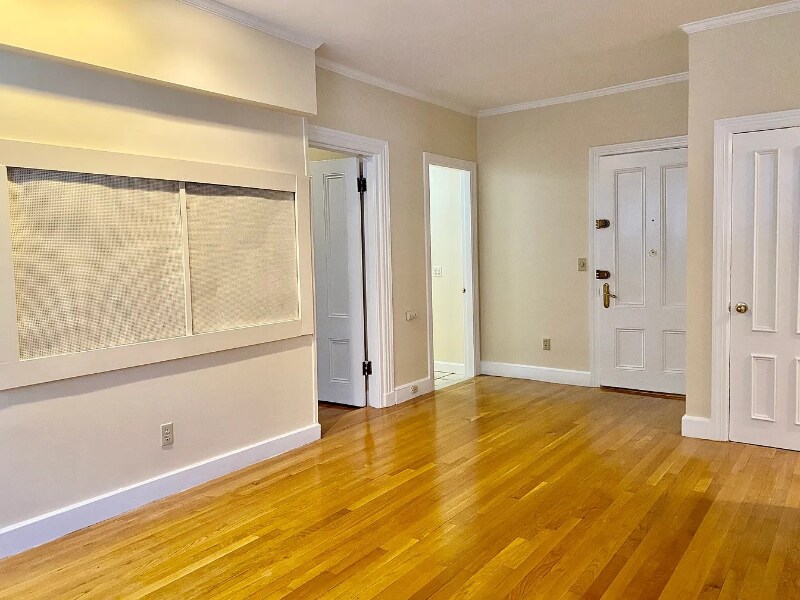 274 Clarendon St, Boston, MA 02116 Room for Rent in Boston, MA