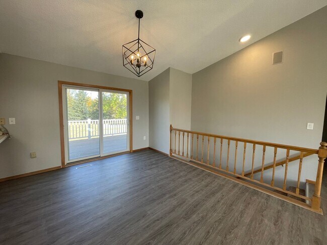 Foto del edificio - Spacious 4 Bed Home on Large Lot in Horace