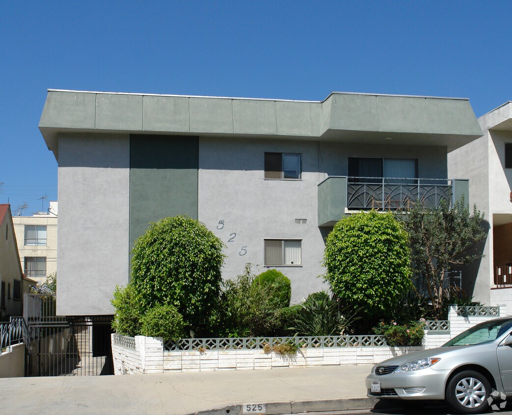 Building Photo - 525 N Kings Rd