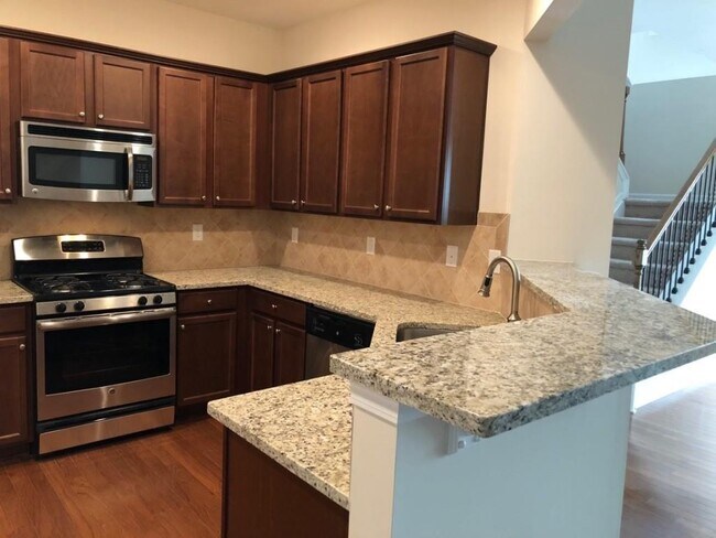 Foto del edificio - 2100 Greencrest Cir