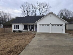 Building Photo - 105 Trinity Ln