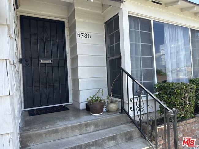 Foto del edificio - 5738 Brushton St