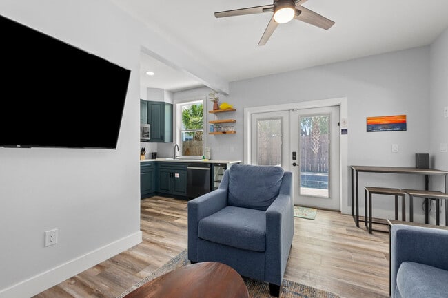 Building Photo - 95 Cobia St