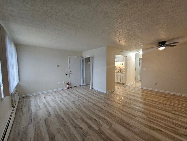 Foto del edificio - 1851 W 13 Mile Rd