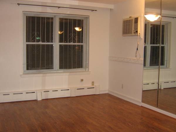 Building Photo - MILL AVENUE
