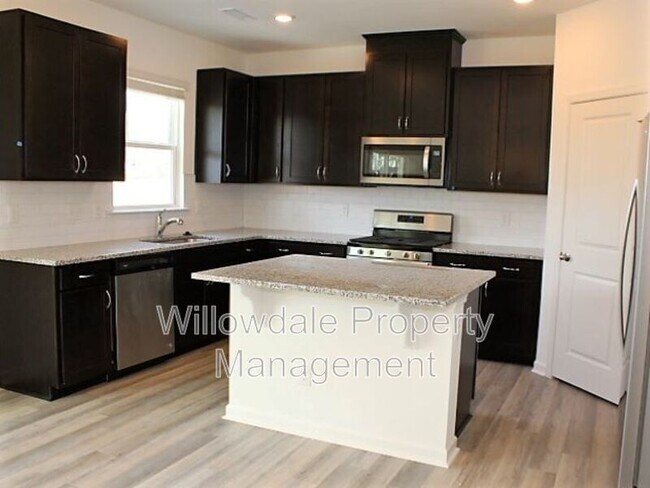 Foto del edificio - 125 Willow Grove Ln