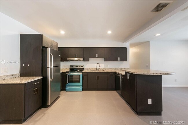 Foto del edificio - 2933 SW 24th Terrace