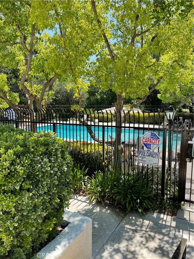 Building Photo - 4714 Park Granada