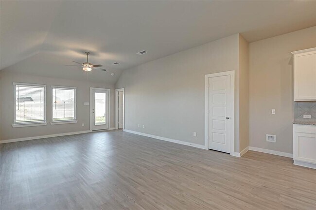 Foto del edificio - 8154 Royal Breeze Dr