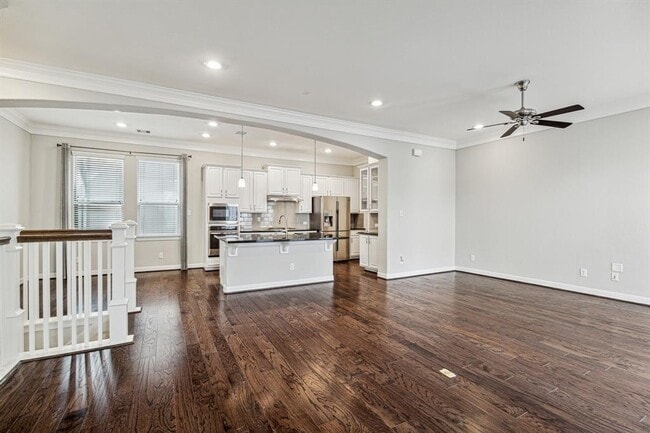 Building Photo - 436 N Live Oak St