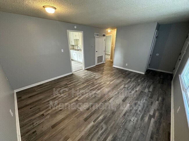 Building Photo - 4415 Claudine Ln